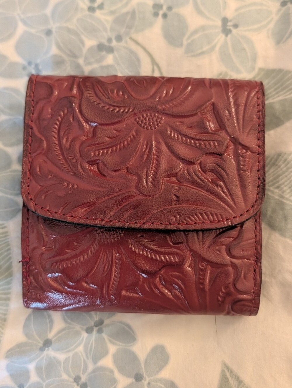Patricia Nash Astra Bifold Wallet In Burnished Tooled Berry Red Italian Leather - Picture 11 of 12